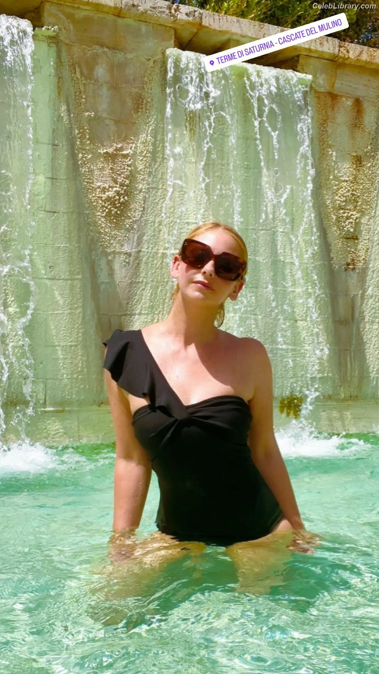 Sarah Michelle Gellar photo 1 of 654
