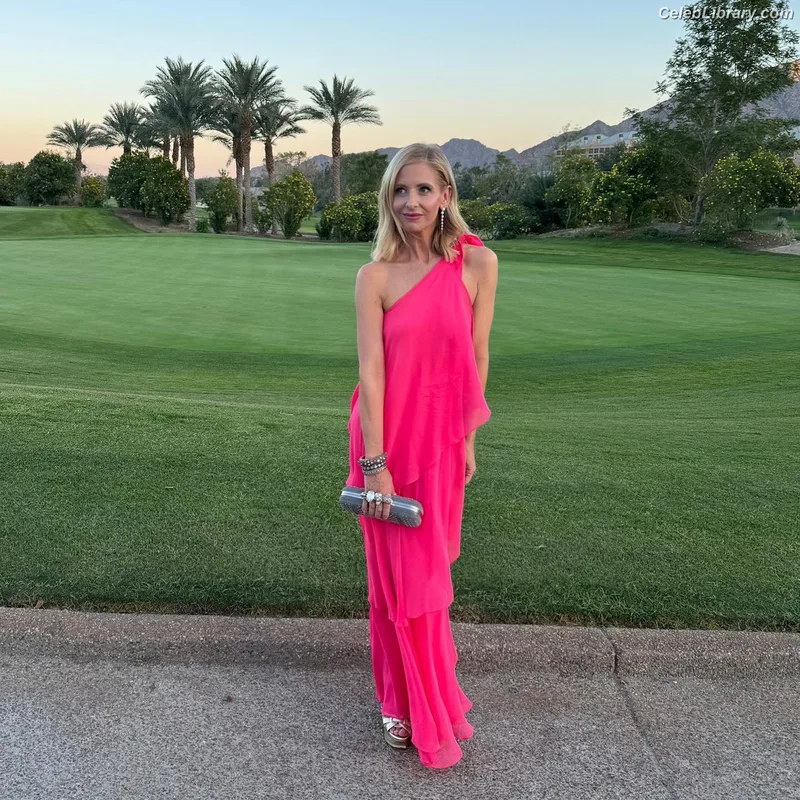 Sarah Michelle Gellar photo 1 of 653