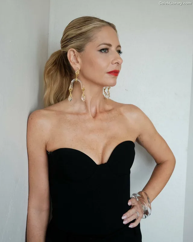 Sarah Michelle Gellar photo 7 of 653