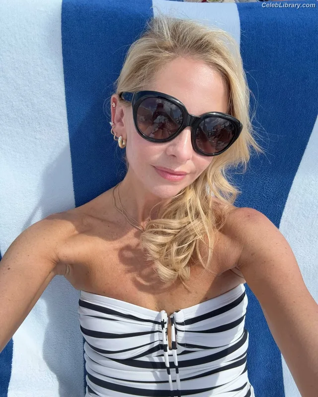 Sarah Michelle Gellar photo 24 of 653