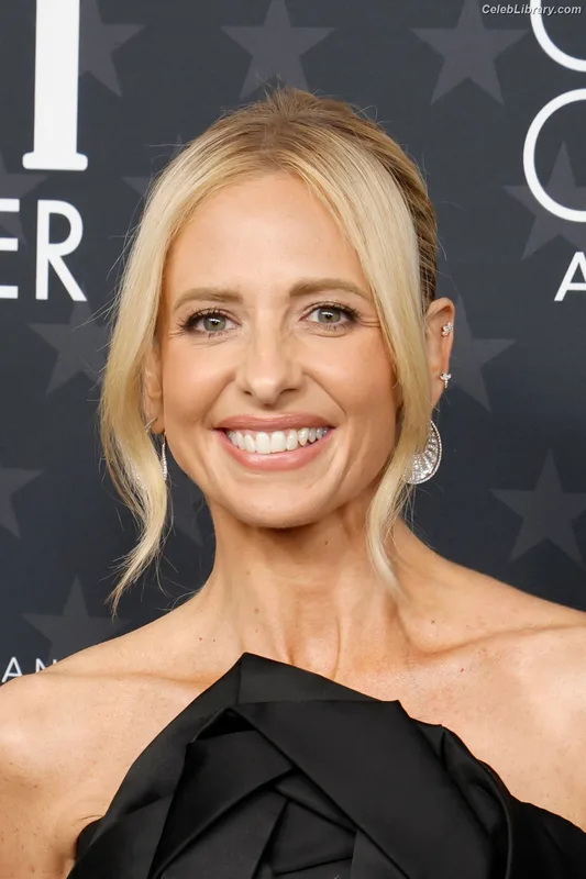 Sarah Michelle Gellar photo 8 of 653