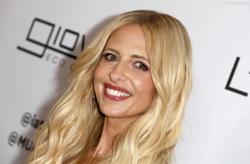 Sarah Michelle Gellar photo 1 of 653