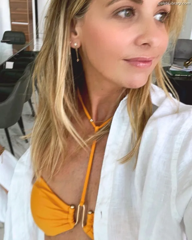 Sarah Michelle Gellar photo 18 of 653