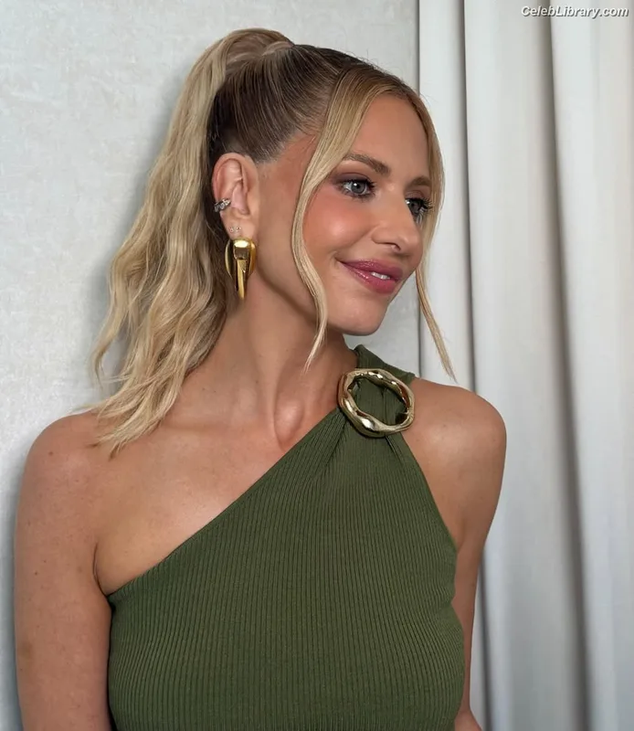 Sarah Michelle Gellar photo 6 of 653
