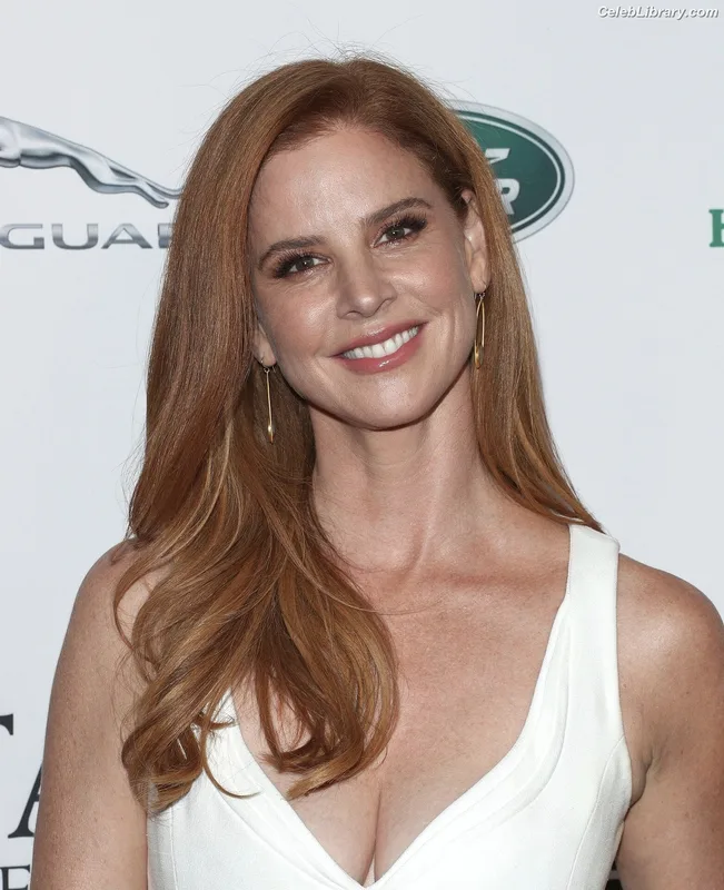 Sarah Rafferty photo 5 of 63