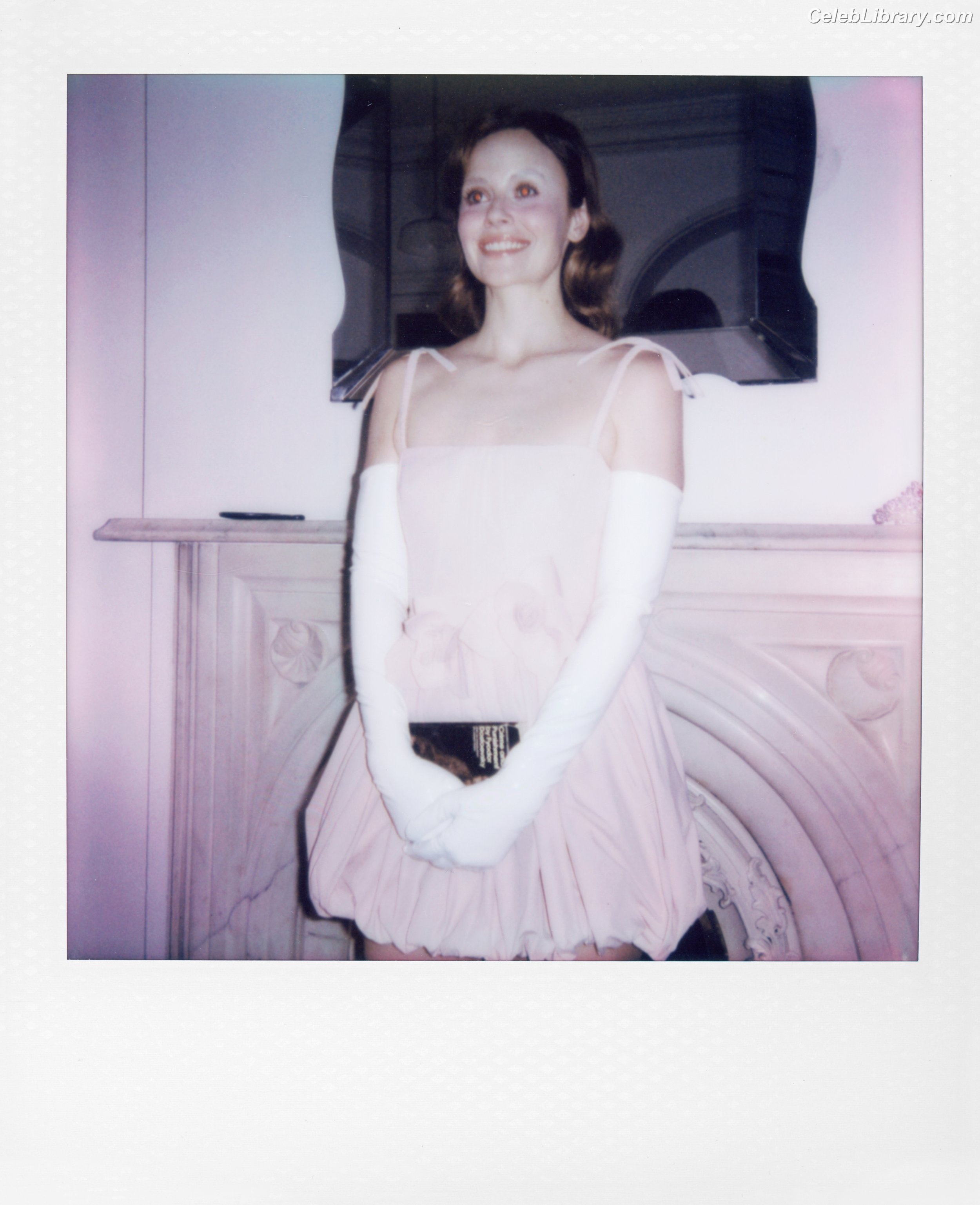 Sarah Ramos photo 5 of 11