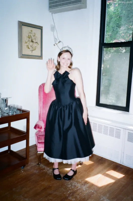 Sarah Ramos photo 1 of 11