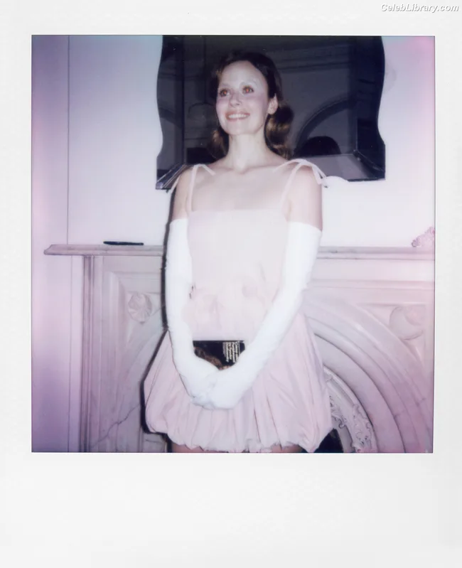 Sarah Ramos photo 5 of 11