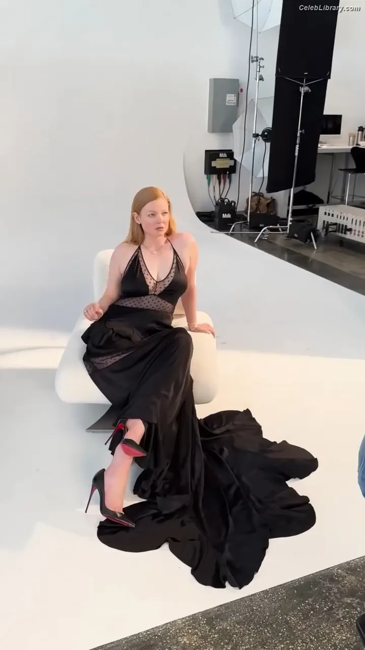 Sarah Snook photo 16 of 145
