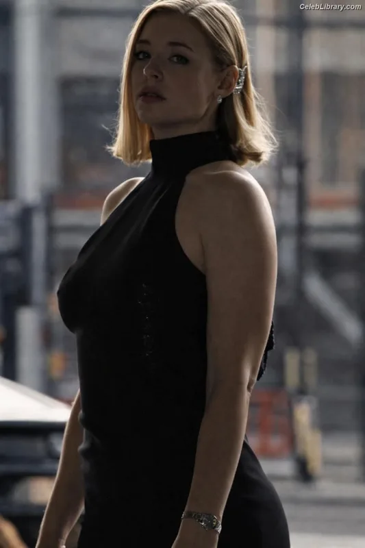 Sarah Snook photo 1 of 146