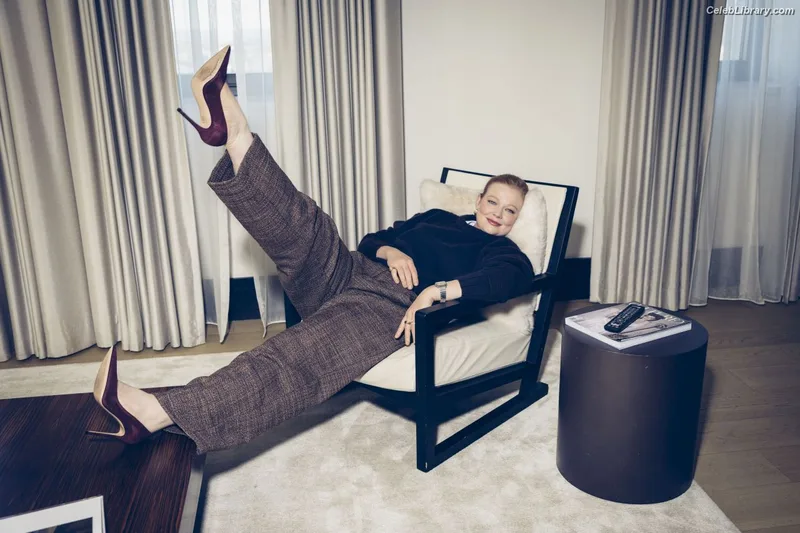 Sarah Snook photo 5 of 146