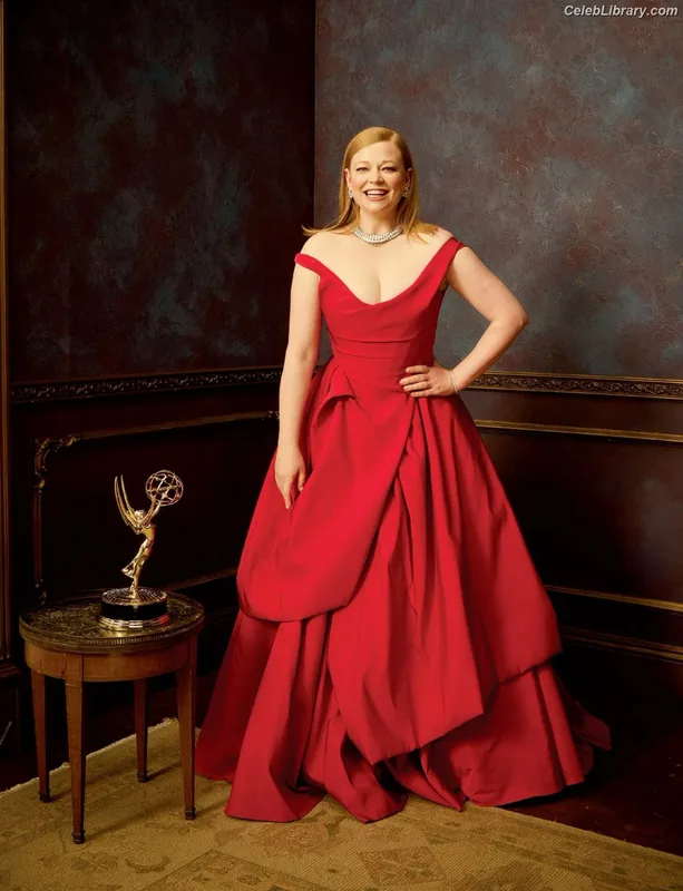 Sarah Snook photo 6 of 146