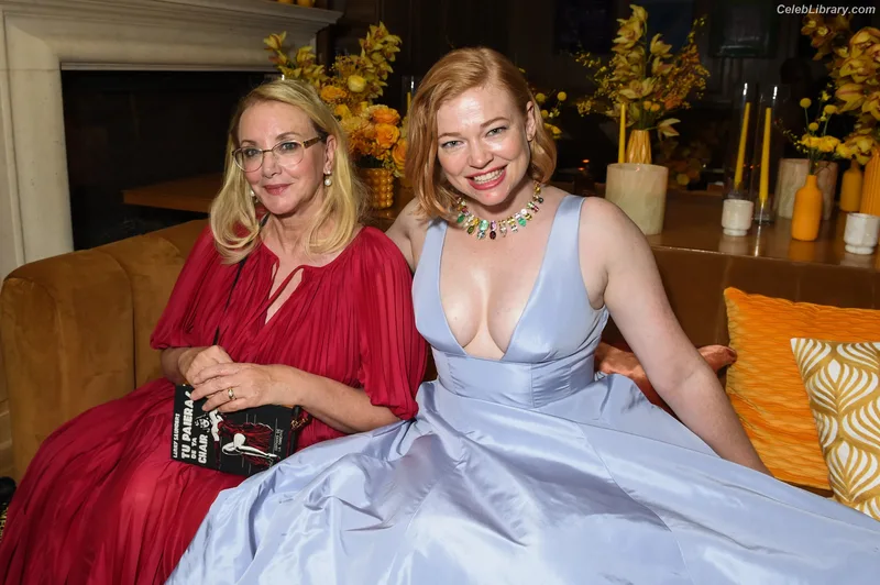 Sarah Snook photo 12 of 146
