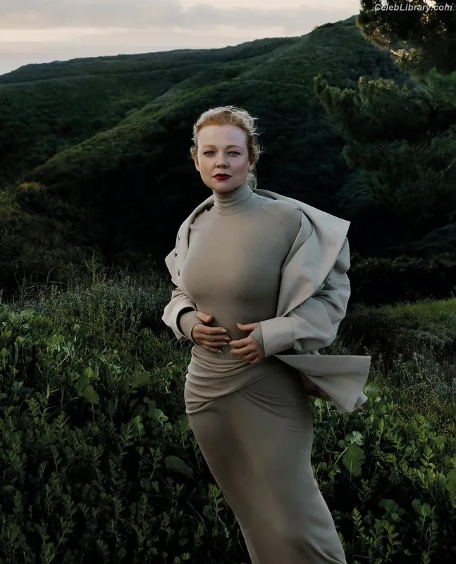 Sarah Snook photo 16 of 146
