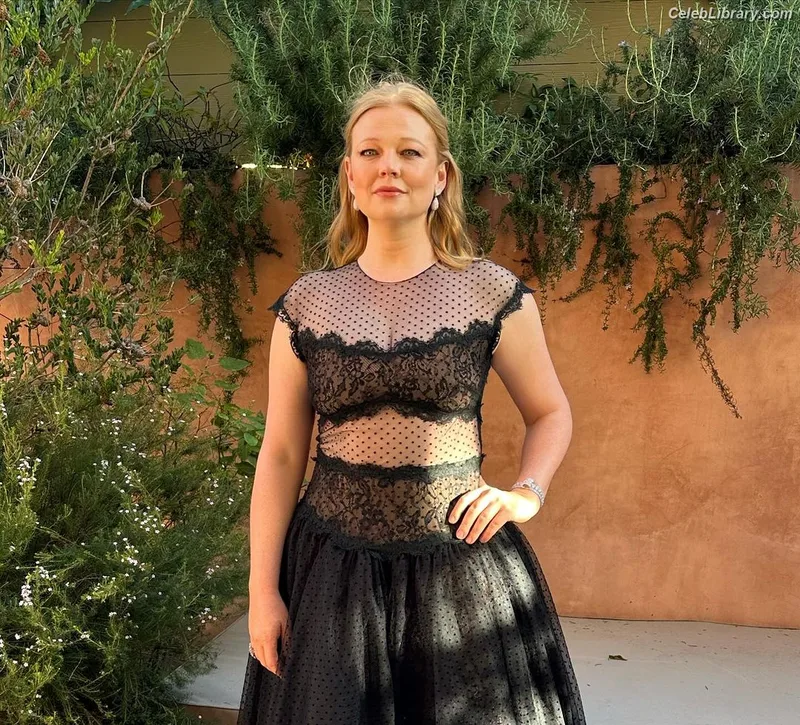 Sarah Snook photo 22 of 146