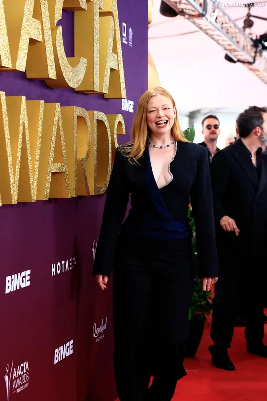 Sarah Snook photo 7 of 146