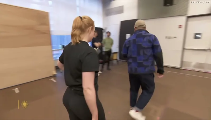 Sarah Snook photo 17 of 146