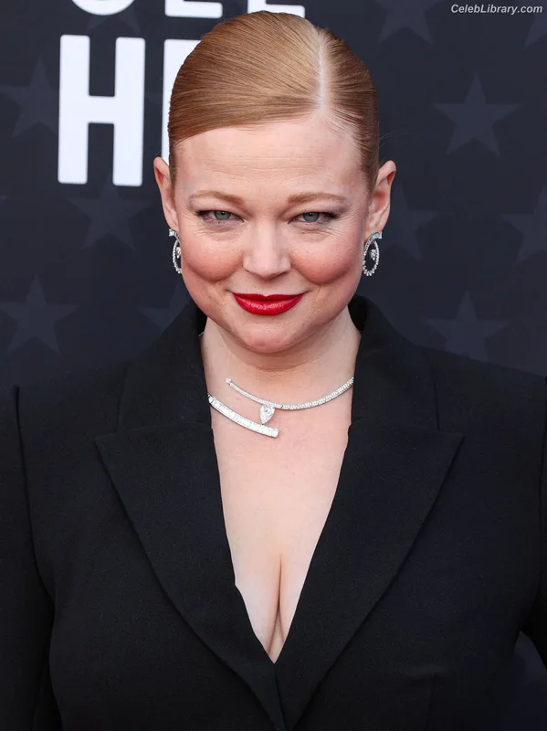 Sarah Snook photo 1 of 146