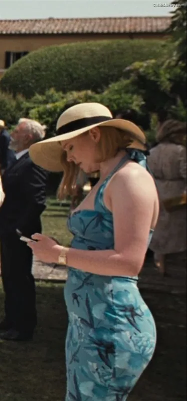Sarah Snook photo 2 of 146