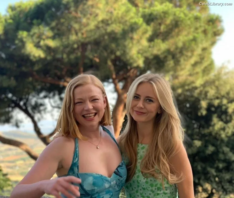 Sarah Snook photo 4 of 146