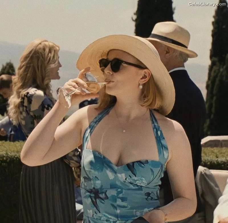 Sarah Snook photo 8 of 146