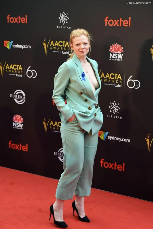 Sarah Snook photo 12 of 146