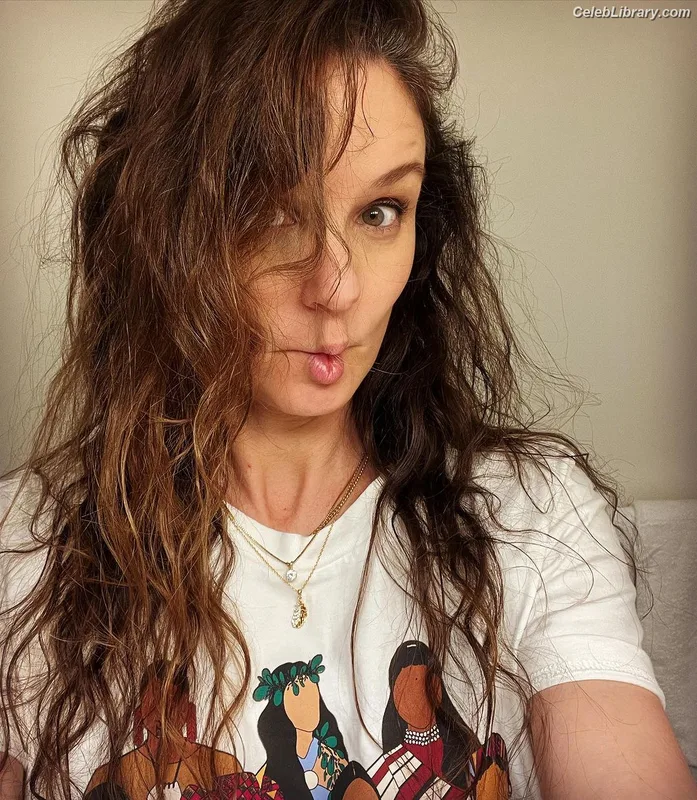 Sarah Wayne Callies photo 6 of 9