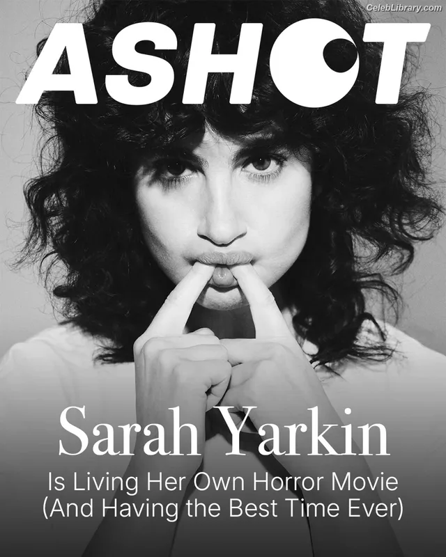 Sarah Yarkin photo 8 of 112