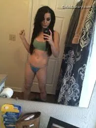 Saraya Bevis photo 3 of 839