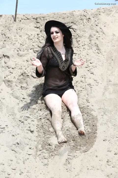 Saraya Bevis photo 5 of 838