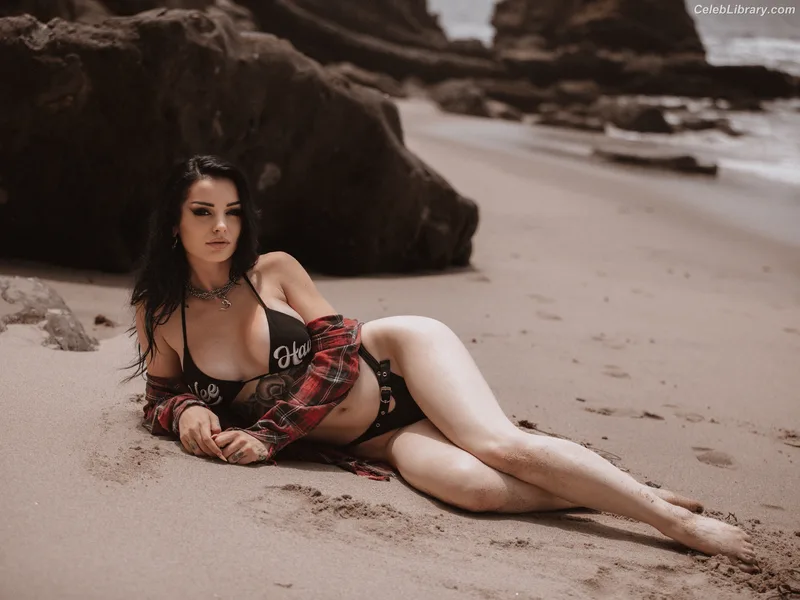 Saraya Bevis photo 6 of 838