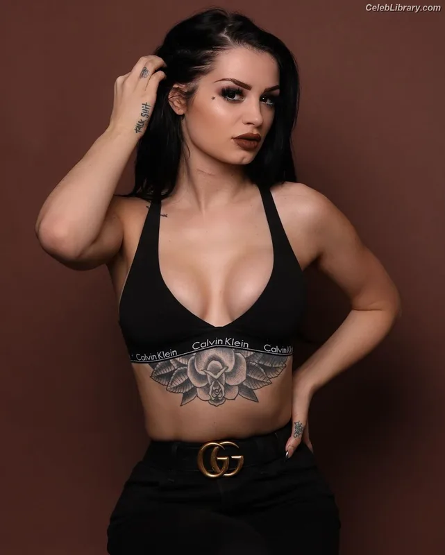 Saraya Bevis photo 3 of 838