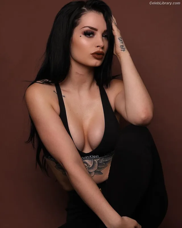 Saraya Bevis photo 14 of 838