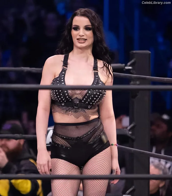 Saraya Bevis photo 9 of 838