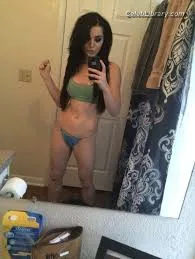 Saraya Bevis photo 1 of 838