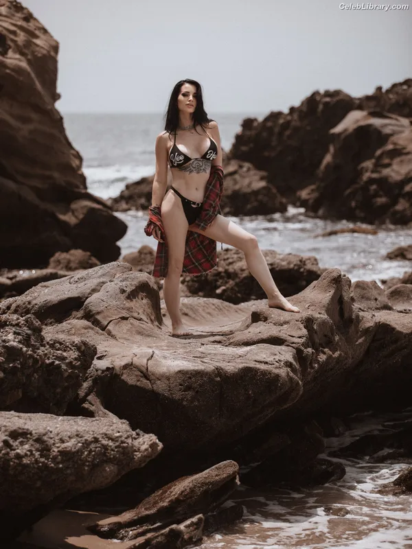 Saraya Bevis photo 6 of 838