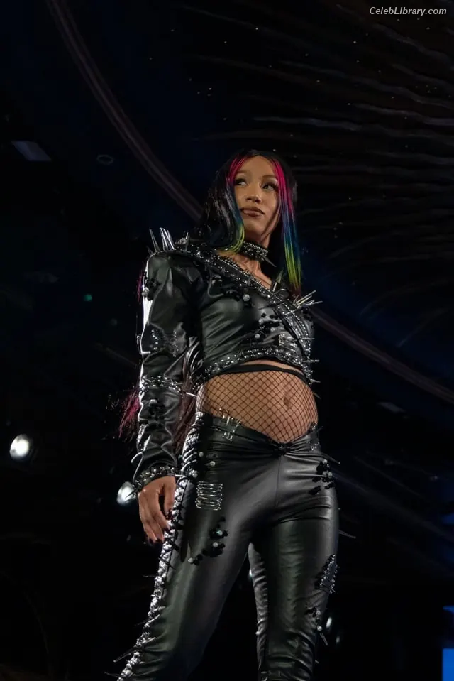 Sasha Banks photo 2 of 775