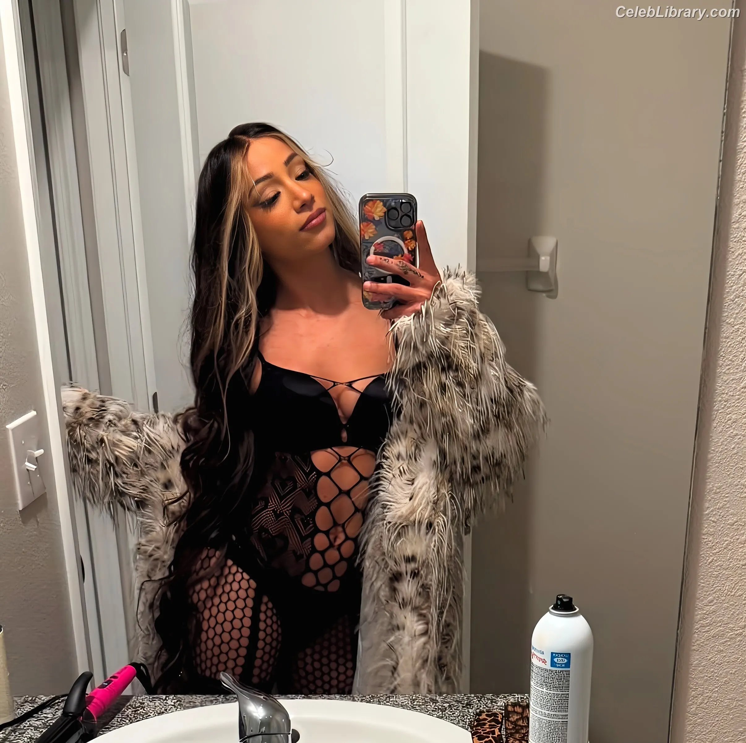 Sasha Banks photo 24 of 775