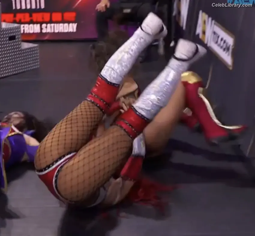 Sasha Banks photo 14 of 775