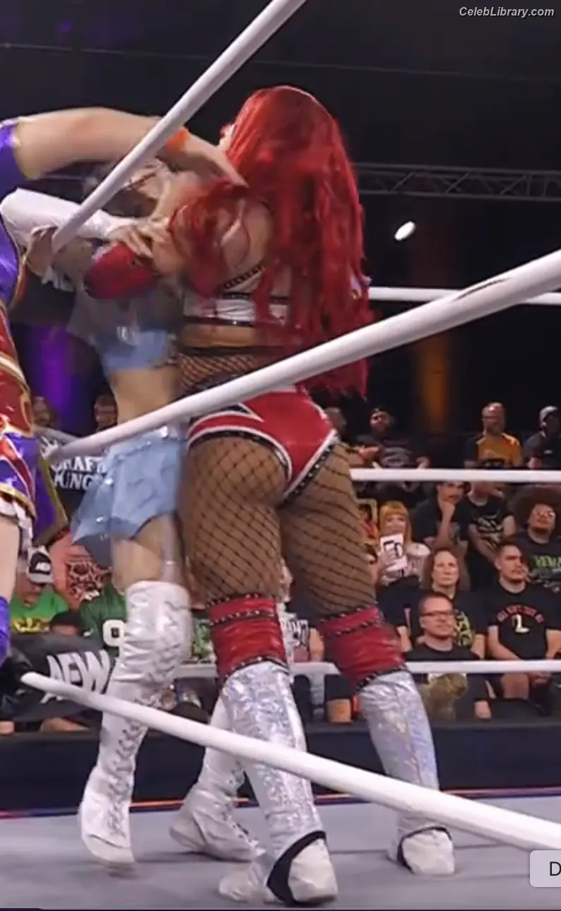 Sasha Banks photo 16 of 775