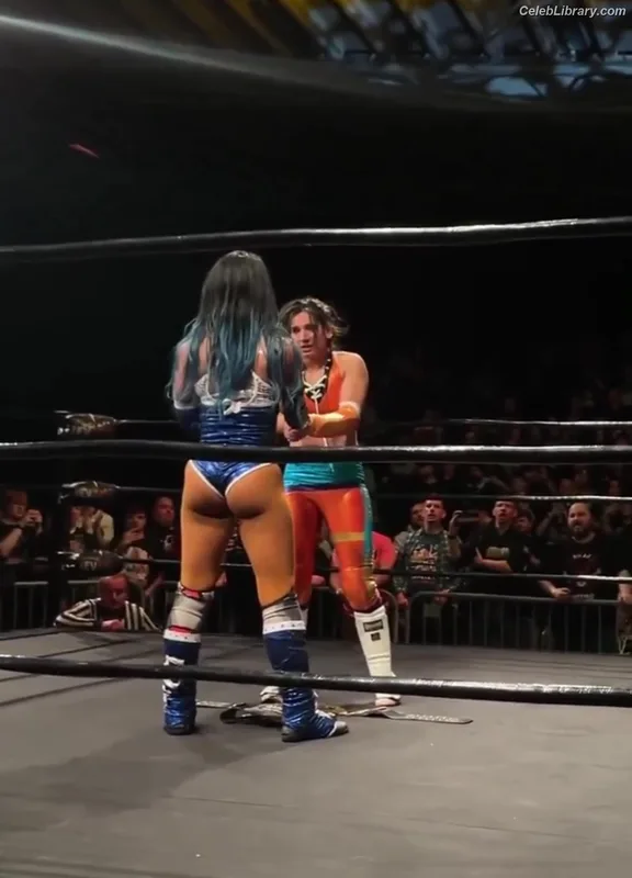 Sasha Banks photo 9 of 776