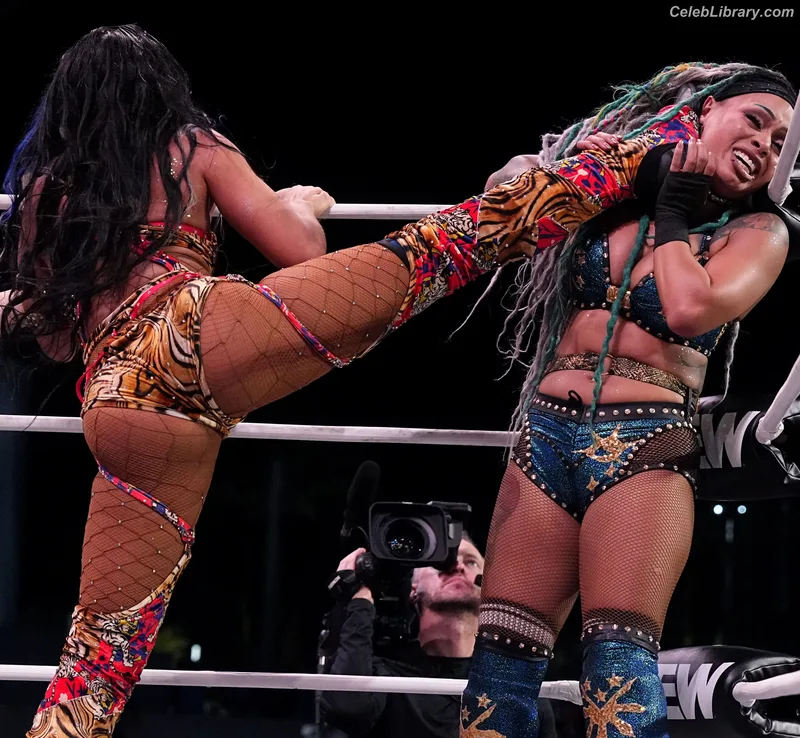 Sasha Banks photo 20 of 776