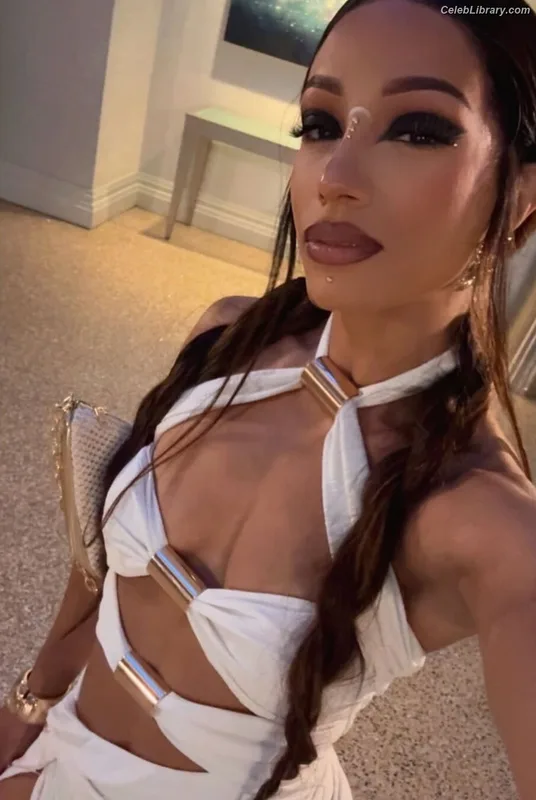 Sasha Banks photo 18 of 776
