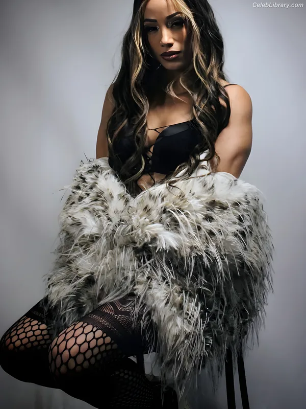 Sasha Banks photo 1 of 776