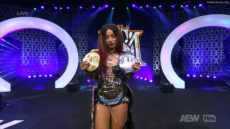 Sasha Banks photo 4 of 776