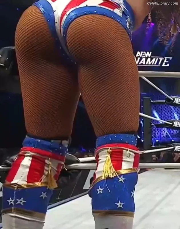 Sasha Banks photo 8 of 776