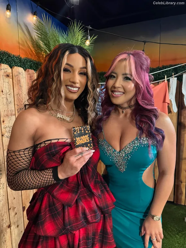 Sasha Banks photo 17 of 776