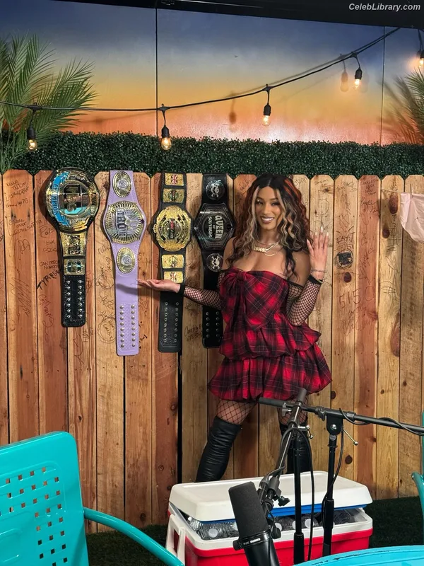 Sasha Banks photo 18 of 776