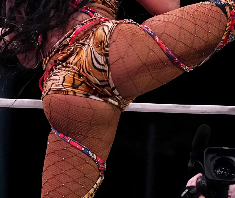 Sasha Banks photo 21 of 776