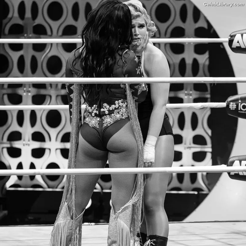 Sasha Banks photo 6 of 776